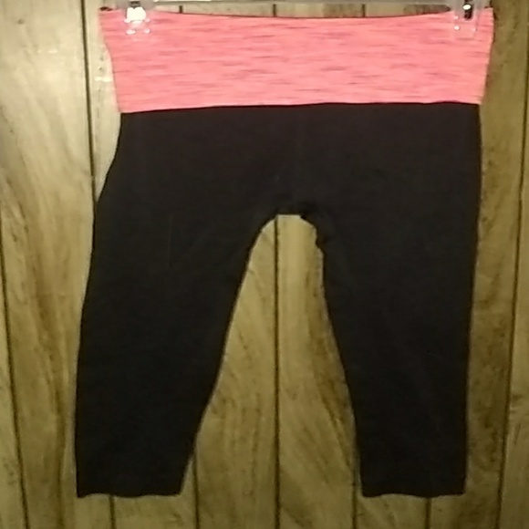 Capri leggings/workout gear - Picture 2 of 2